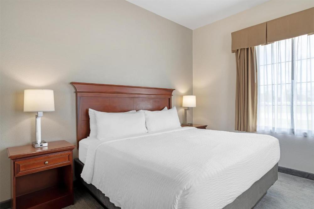 Deluxe Family King Suite with Sofa Bed - Non-Smoking interior